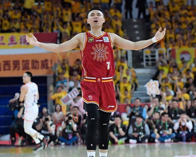 杰伦威重伤!雷霆3将伤退力克快船开局3连胜 亚历山大34+6+5