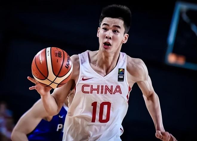 李昊首秀!韦世豪担任队长,国足对阵新加坡首发出炉,武磊替补