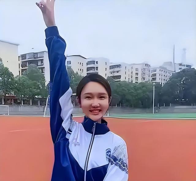 马刺全队力挺陷争议的福克斯